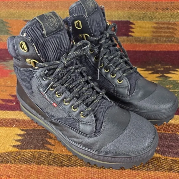NWOT- Diesel Olson Boots Men 8.5 Black Trail Sportswear Gorpcore Workwear