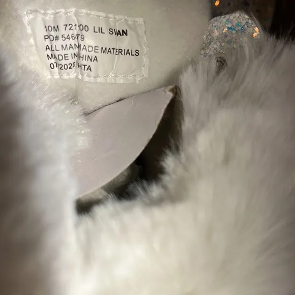 NWOT Eva &amp; Zoe kids silver/sparkle boots. Size 10. Fur lining