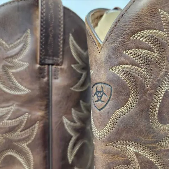 NWOT men's 9 Ariat Heritage R toe western cowboy boot Distressed Brown leather
