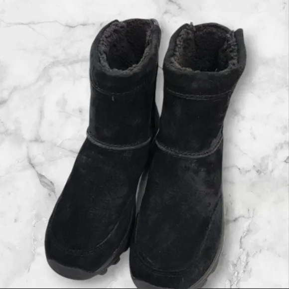 NWOT Merrell Unisex Suede Black Boots Waterproof Faux Fur Men 8.5 or Wom…