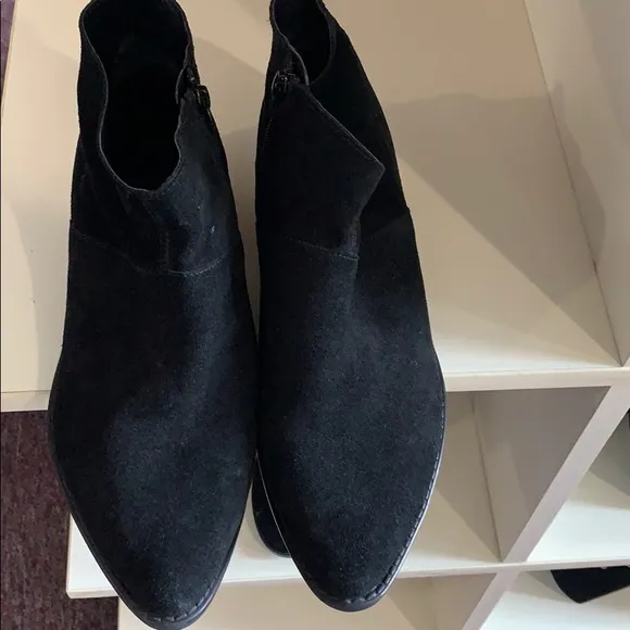 (NWOT) ROEBUCK &amp; CO. MEN ANKLE BOOTS!