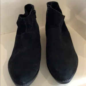 (NWOT) ROEBUCK &amp; CO. MEN ANKLE BOOTS!