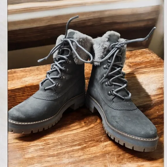 NWOT Timberland Gray Leather &amp; Fur Boots, 8