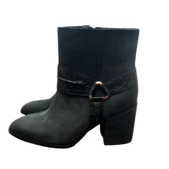 NWOT Vionic Vienne Carnelia Over the Ankle Black Boots Sz 9