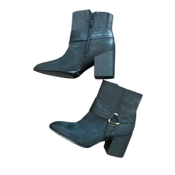 NWOT Vionic Vienne Carnelia Over the Ankle Black Boots Sz 9