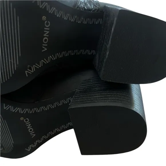 NWOT Vionic Vienne Carnelia Over the Ankle Black Boots Sz 9