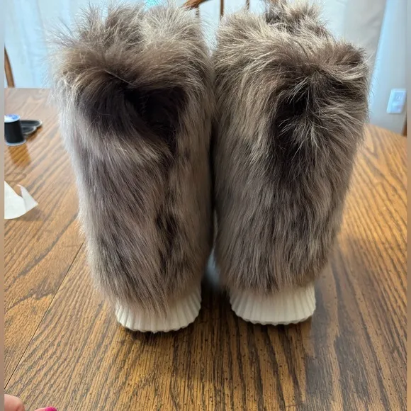 NWOT women’s Johnston &amp; Murphy Real Brisa Shearling Lamb fur boots size 8
