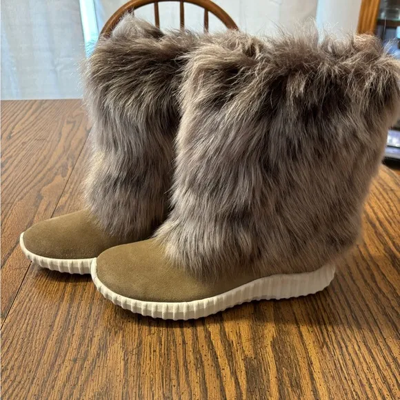 NWOT women’s Johnston &amp; Murphy Real Brisa Shearling Lamb fur boots size 8