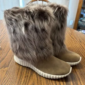 NWOT women’s Johnston &amp; Murphy Real Brisa Shearling Lamb fur boots size 8