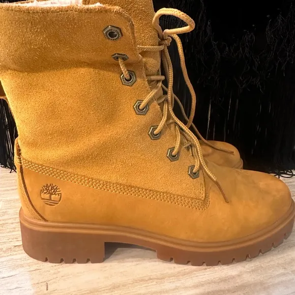 NWOT Women’s Timberland Teddy Fleece Fold down lace BootsSize 6.5