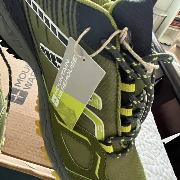 NWT awesome Hiking Boots men 12
