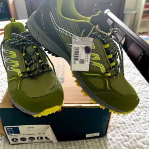 NWT awesome Hiking Boots men 12