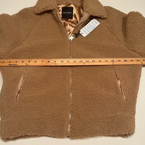 NWT DIASHINY Faux Fur Zipper Coats Women Casual Lapel Fleece Winter Small (M)
