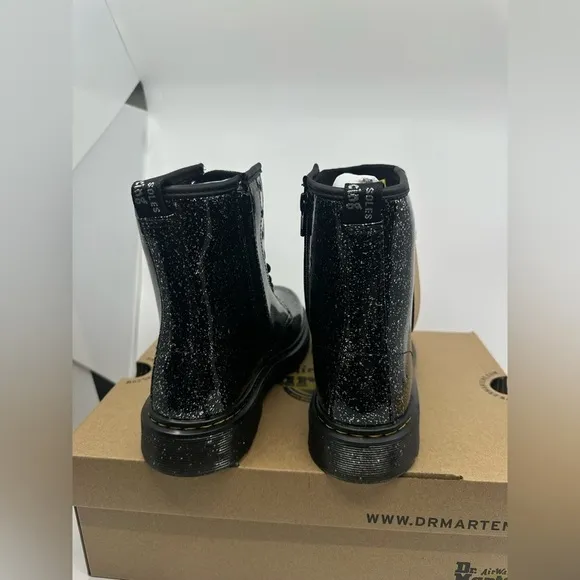 NWT DOC MARTEN Youth/woken 1460 glitter lace up boots. Eu 37 women 6