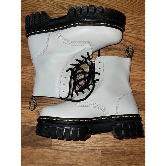 NWT Dr Martens Audrick 8-Eye Women’s Grey Leather Platform Boots Sz US 7 38
