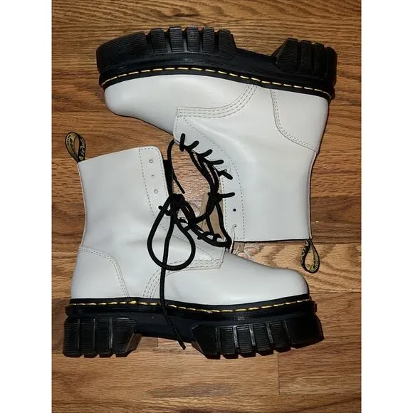 NWT Dr Martens Audrick 8-Eye Women’s Grey Leather Platform Boots Sz US 7 38
