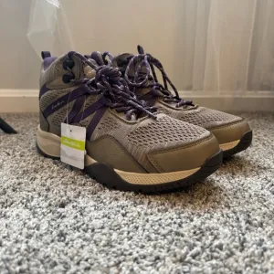 NWT Eddie Bauer Klamath Falls Boots