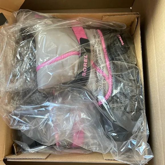 NWT Girls Sorel Flurry Weather Resistant Snow Boots