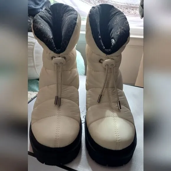 NWT Guess Women’s Leeda 2 Cold Weather Winter Snow Boots Ivory Size 9