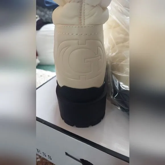 NWT Guess Women’s Leeda 2 Cold Weather Winter Snow Boots Ivory Size 9