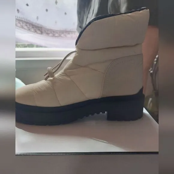 NWT Guess Women’s Leeda 2 Cold Weather Winter Snow Boots Ivory Size 9