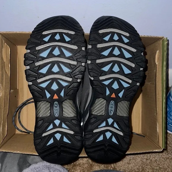 NWT Keen Women’s Hiking Boots
