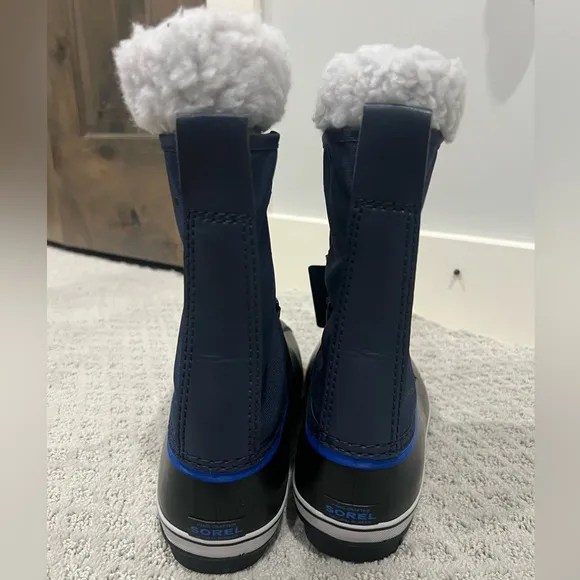NWT Men’s Sorel Boots | navy