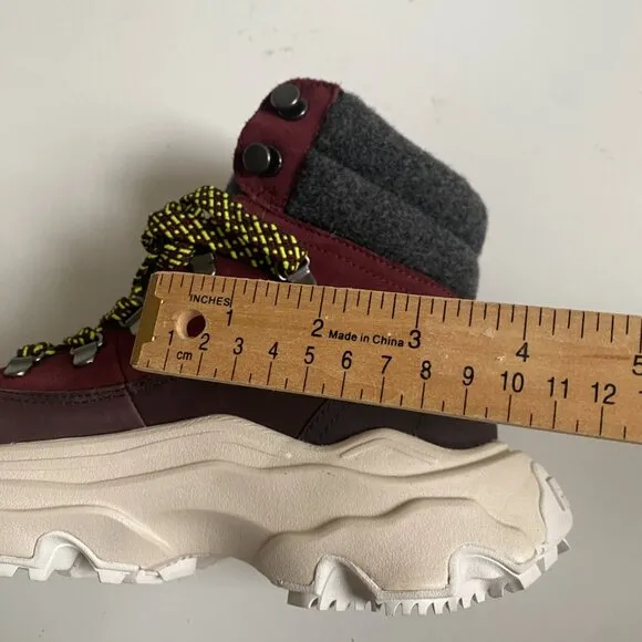 NWT Sorel Kinetic Breakthru Caribou Women's Water Proof Suede Leather Boots Sz 8