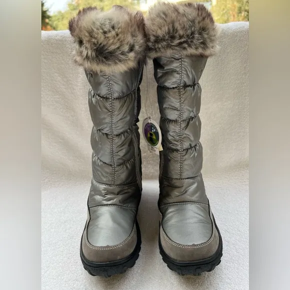 NWT Spring Step Vanish Snow Boot - Silver - SZ. US 7.5-8  / EU 38