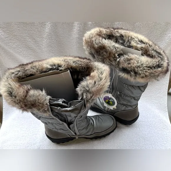 NWT Spring Step Vanish Snow Boot - Silver - SZ. US 7.5-8  / EU 38