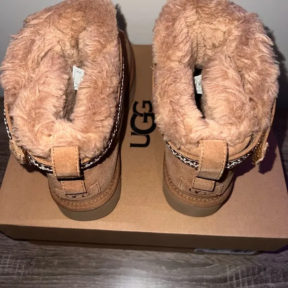 NWT UGG Classic Ultra Mini Alpsey  Chestnut Brown Suede Boots Sz 8