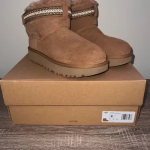 NWT UGG Classic Ultra Mini Alpsey  Chestnut Brown Suede Boots Sz 8