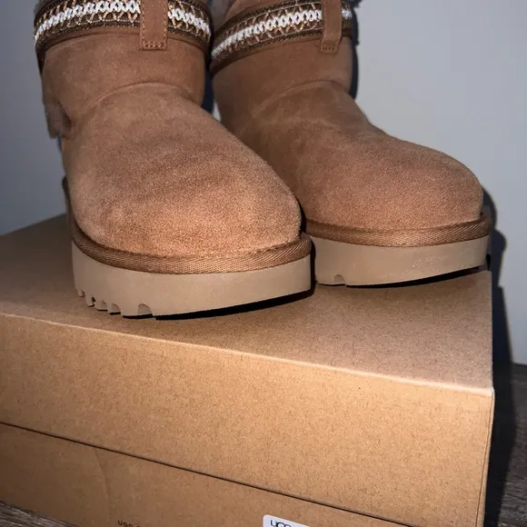 NWT UGG Classic Ultra Mini Alpsey  Chestnut Brown Suede Boots Sz 8