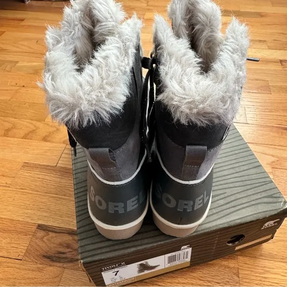 NWT! WATERPROOF Sorel Tivoli Lace-Up All Weather Boots Short Faux Fur gray grey
