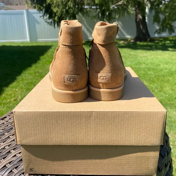 NWT/NIB UGG Women Suede Josefene Foldover Cuff Boots in Chestnut (Sz. 9)