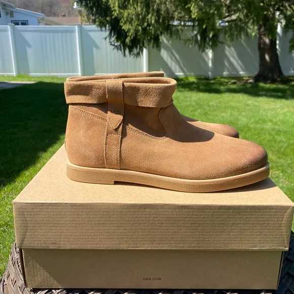 NWT/NIB UGG Women Suede Josefene Foldover Cuff Boots in Chestnut (Sz. 9)