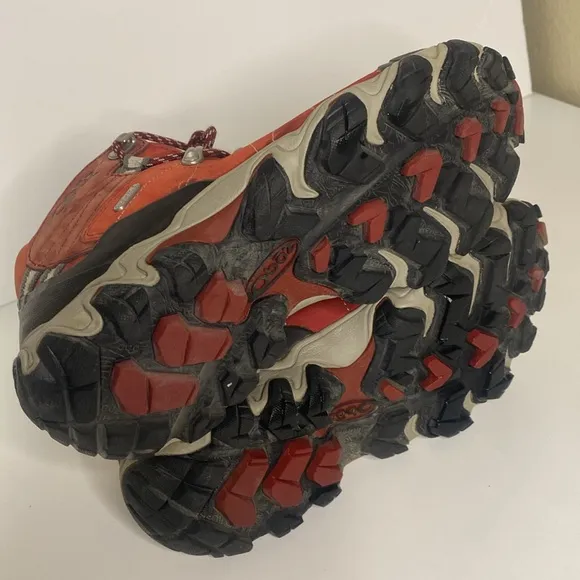 Oboz Red Performance Boots for Outdoor Adventures Waterproof size 9