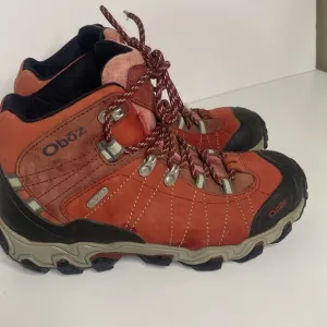 Oboz Red Performance Boots for Outdoor Adventures Waterproof size 9