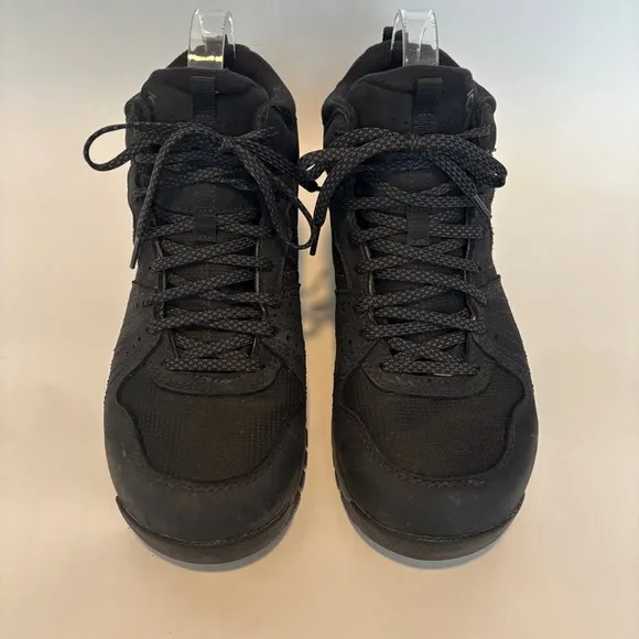 Oboz Women's black lace up Bozeman Mid Waterproof outdoor Hiking Boots size 9