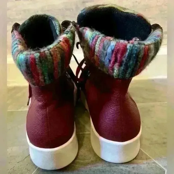 OTBT Roam Boots WOMENS red lace up boots - NWOT