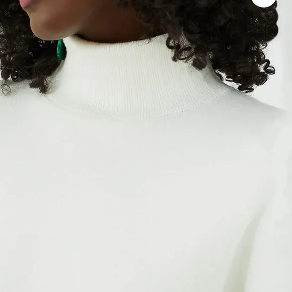 POMANDER PLACE Winter White Vivianne Dress