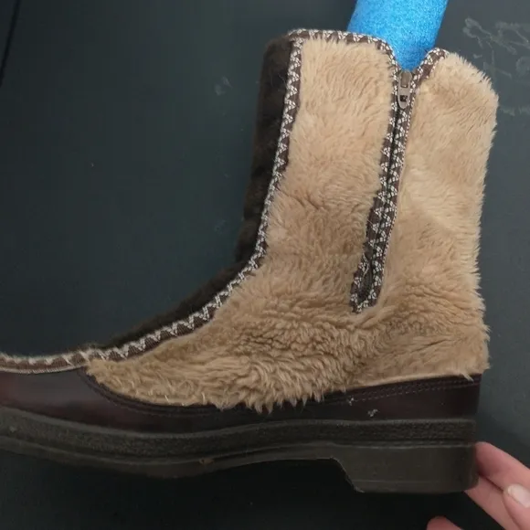 Quoddy Vintage Moccasin Boots, women's, faux fur, size 8