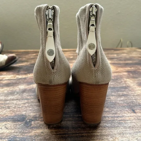 Rag &amp; bone size 8.5  Newbury natural tan colored  Boots for Women