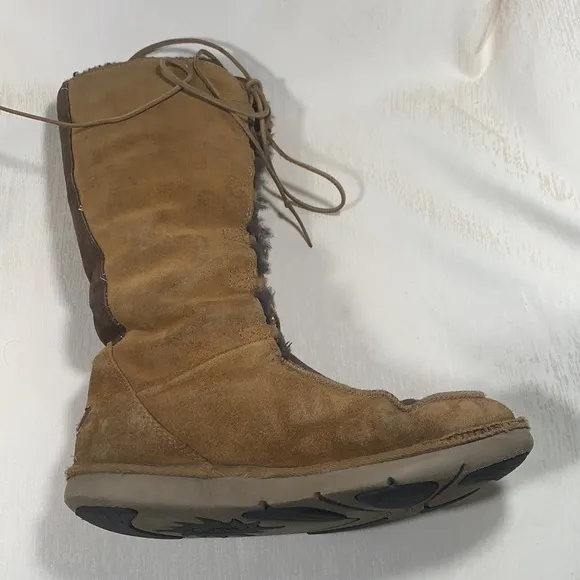 Rare UGG Australia Lace Up Boots-Size 9