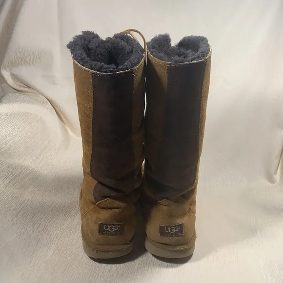 Rare UGG Australia Lace Up Boots-Size 9