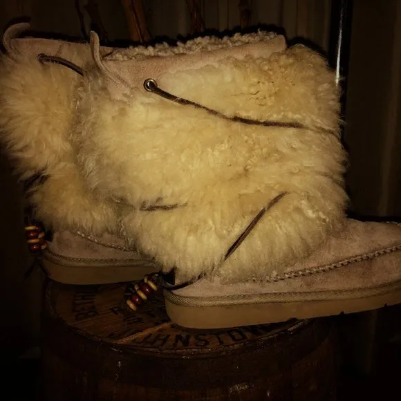 Rare UGG Rainer 5189 limited edition Size 5
