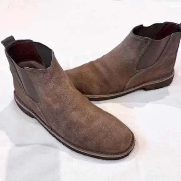 RETIRED Clarks Originals Desert Cougar Chelsea Boot Size 7.5​​​​​