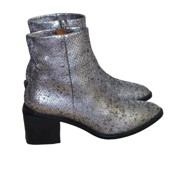 Robert Clergerie‎ Women's Xenia High Top Leather Boots