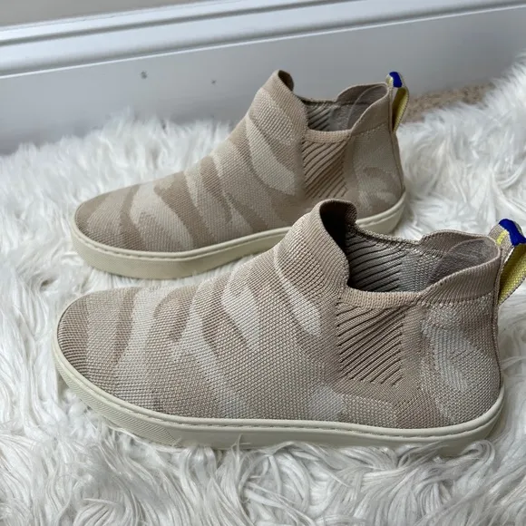 Rothy’s Sand Camo Chelsea Bootie - Size 6.5
