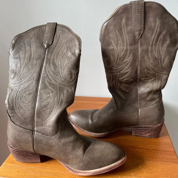 Silver Canyon, women 6.5, light brown gray cowboy western boots, country cowgirl